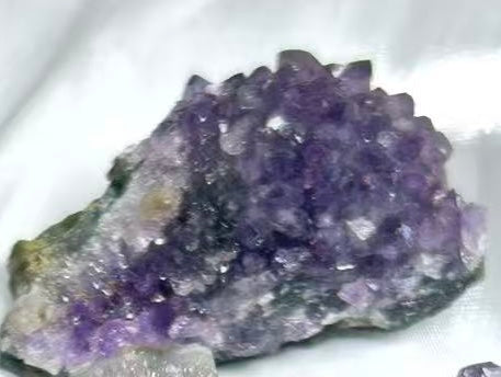 𝐴𝑚𝑒𝑡𝘩𝑦𝑠𝑡 𝐶𝑙𝑢𝑠𝑡𝑒𝑟