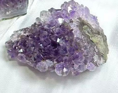 𝐴𝑚𝑒𝑡𝘩𝑦𝑠𝑡 𝐶𝑙𝑢𝑠𝑡𝑒𝑟