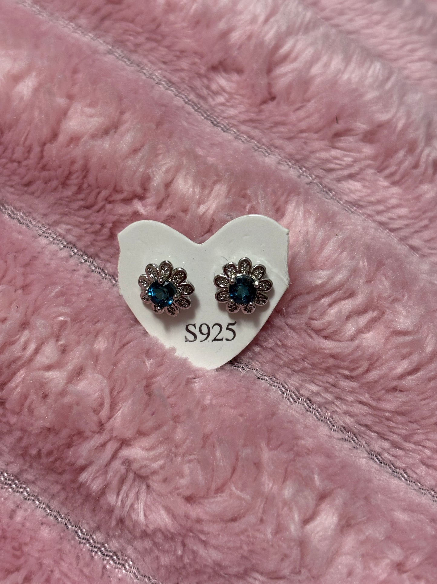𝑆925 𝐶𝑟𝑦𝑠𝑡𝑎𝑙 𝑒𝑎𝑟𝑟𝑖𝑛𝑔𝑠