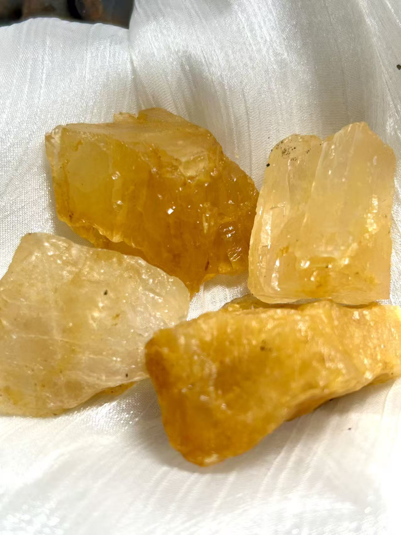 𝑅𝑎𝑤 𝑠𝑡𝑜𝑛𝑒𝑠